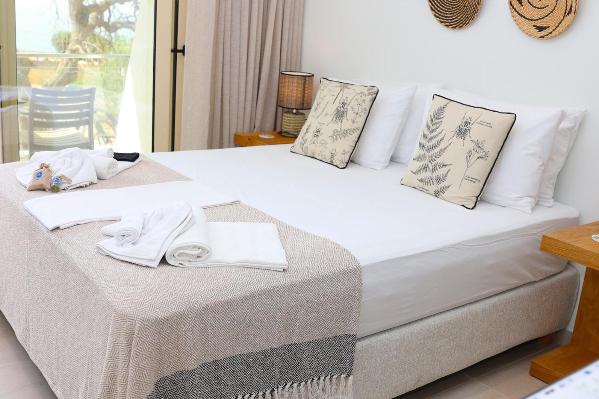 Ocean View Studios And Luxury Rooms Plomari Exterior foto
